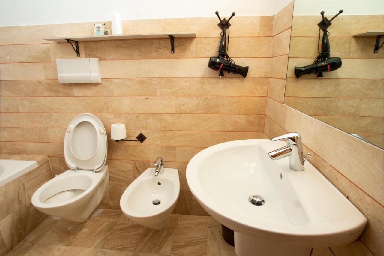 Hotel Al Faro San Teodoro  Zewnętrze zdjęcie