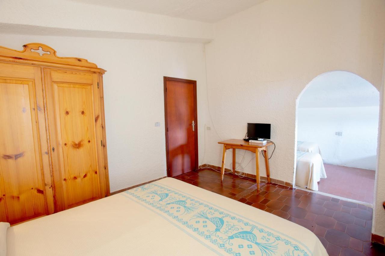 Hotel Al Faro San Teodoro  Zewnętrze zdjęcie