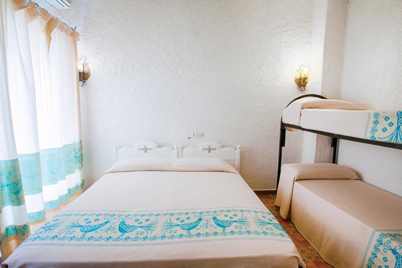 Hotel Al Faro San Teodoro  Zewnętrze zdjęcie