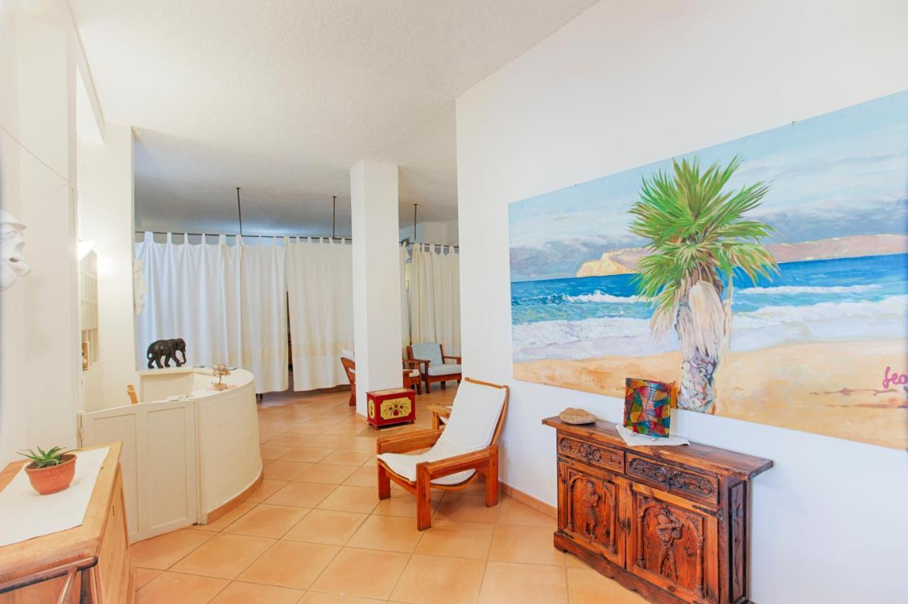 Hotel Al Faro San Teodoro  Zewnętrze zdjęcie