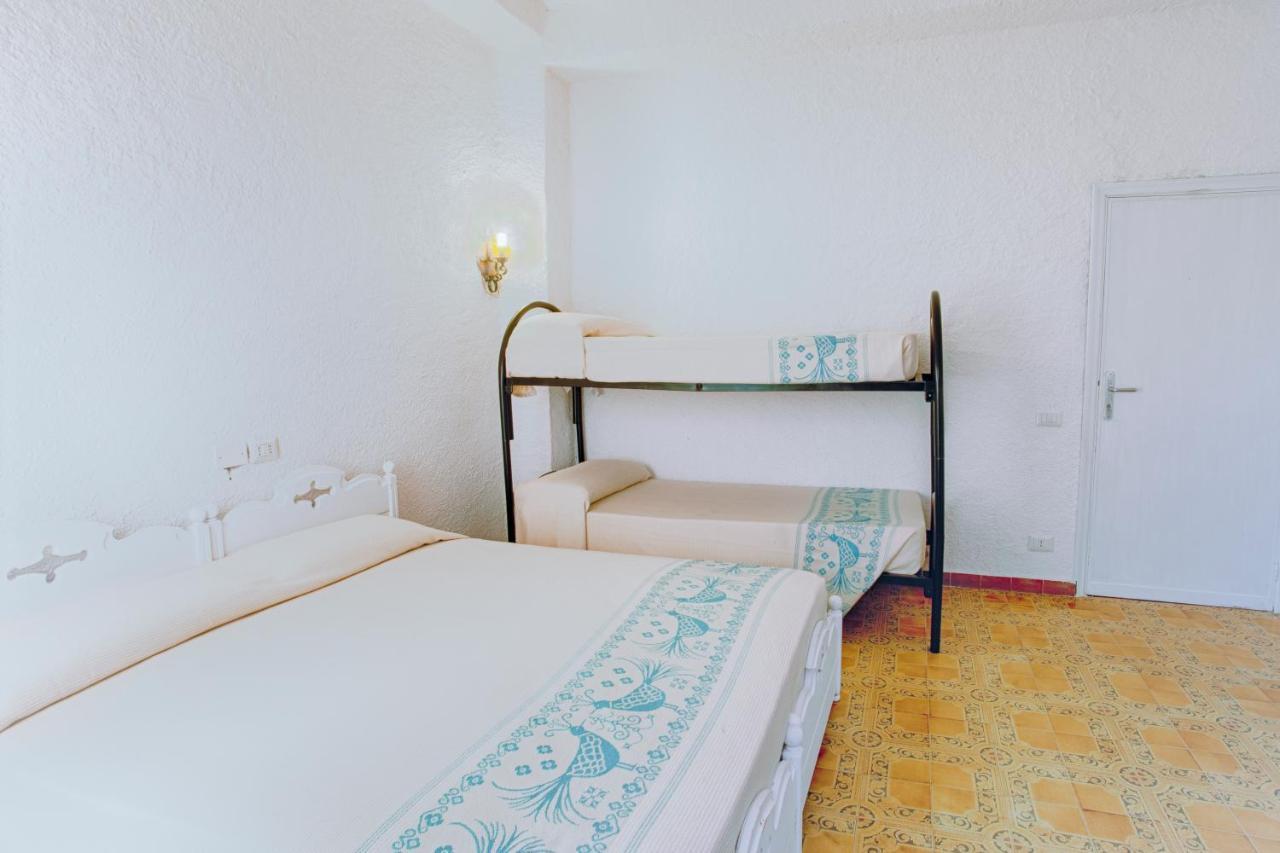 Hotel Al Faro San Teodoro  Zewnętrze zdjęcie