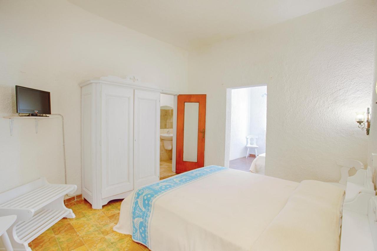 Hotel Al Faro San Teodoro  Zewnętrze zdjęcie